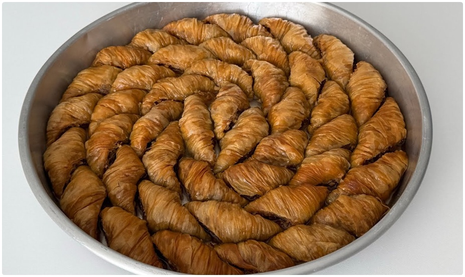 Ev Yapımı El Açması Büzme Baklava Tarifi